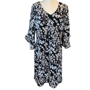 Karl Lagerfeld Paris dress elbow length flutter sleeves lace fully lined size 10